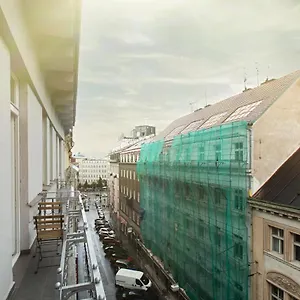 Luxury 150m2 On Wencelas Square With Private Garage Praga